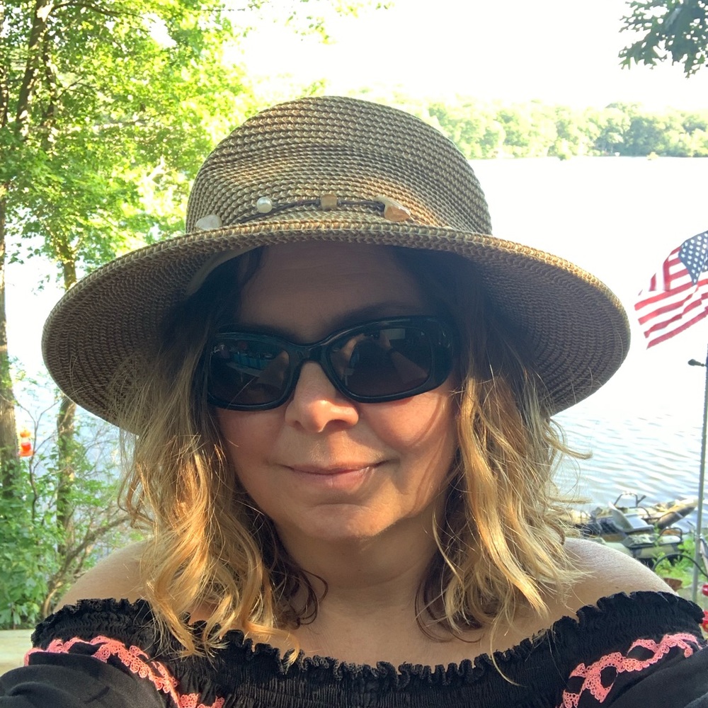 Meet your Posher, Pamela